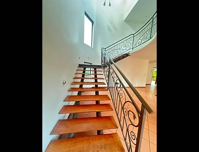 5 BEDROOM FREESTANDING TO LET IN BEN FLEUR